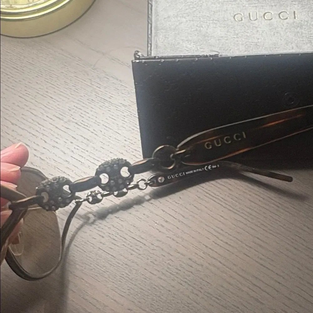 Vintage Y2K Designer Luxury Gucci Brown Bronze Marina Chain Women's Sunglasses